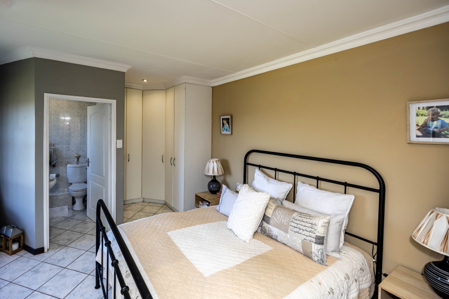 5 Bedroom Property for Sale in Gonubie North Eastern Cape